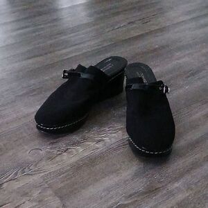 Donald J. Pliner Rana Shoes Slides / Wedges/ Mules / Clog Sz 9